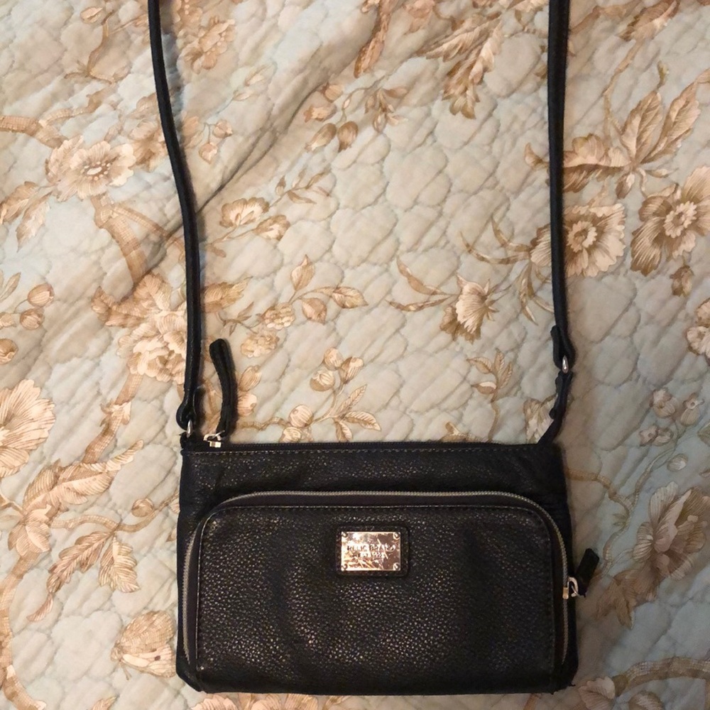 Relic Black cross body purse, approximately 6 inches across
